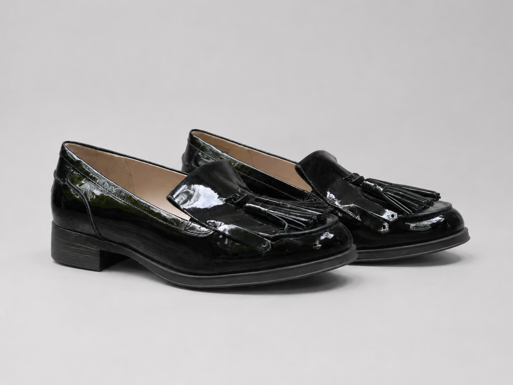Tassel Loafer in Black