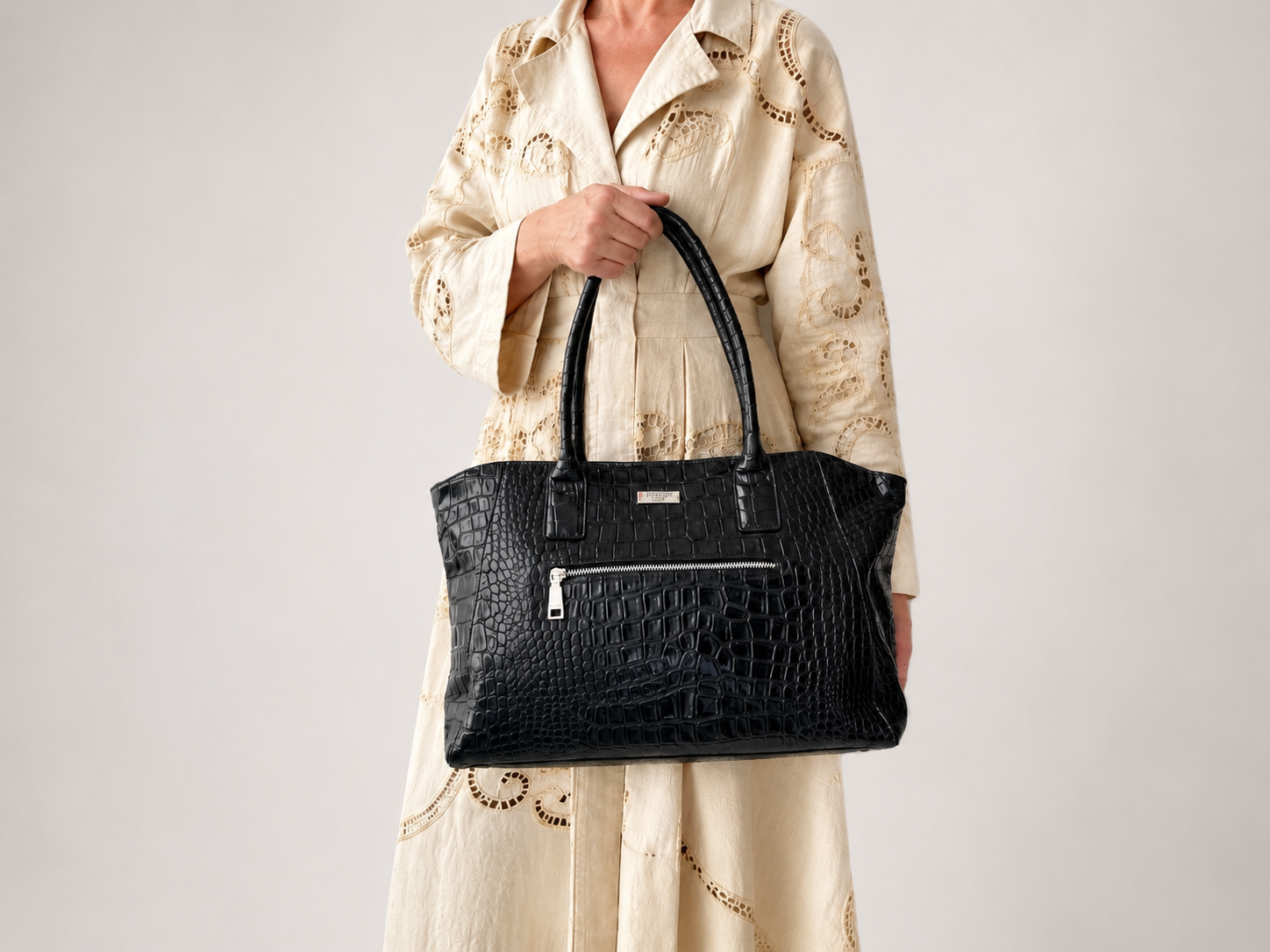The Osprey London in Black